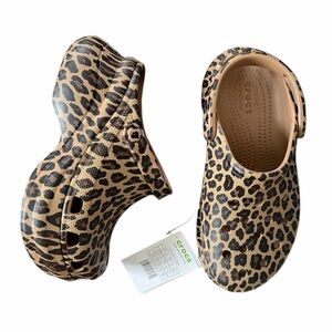 New CROCS Bae Platform Leopard Slides Clogs 6